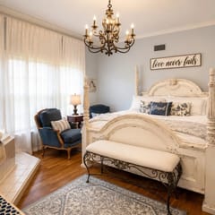 Relax in Luxury at The Beland’s Blue Jay Suite Retreat-Huge tub!