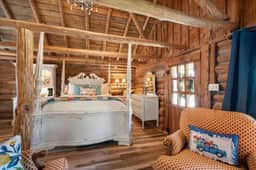 Happy Hound | Cozy Log Cabin + Porch Views - Image 4