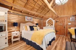 Velvet Rooster | Log Cabin + Pasture Views - Image 3