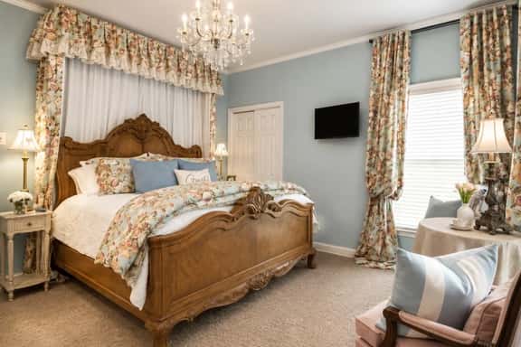 Beland Mansion-Treasured Mist suite! - Image 1