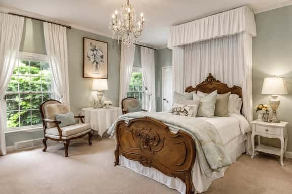 Magnolia Suite at The Beland—Charming Queen Retreat with Classic Comfort - Image 1