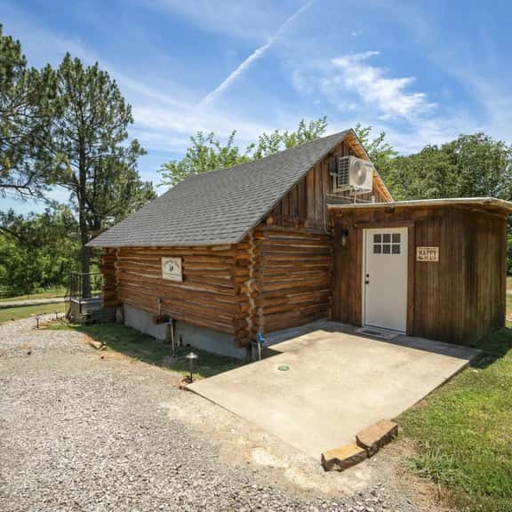 Velvet Rooster | Log Cabin + Pasture Views - Image 1
