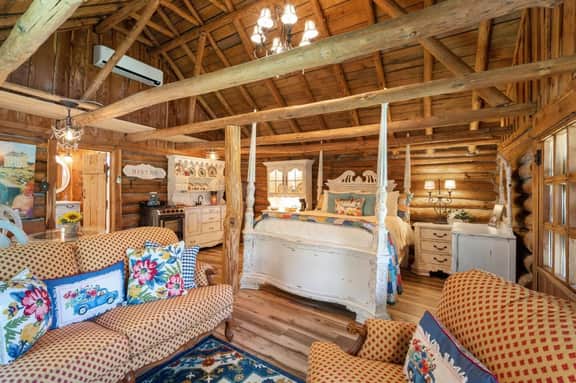 Happy Hound | Cozy Log Cabin + Porch Views - Image 2