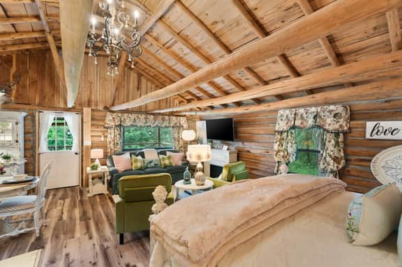Pampered Peacock | Romantic King Log Cabin - Image 5