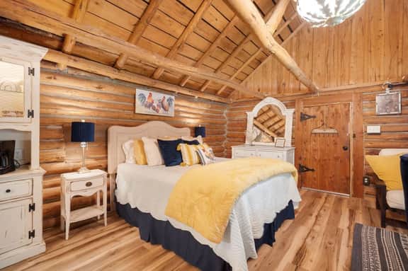Velvet Rooster | Log Cabin + Pasture Views - Image 3