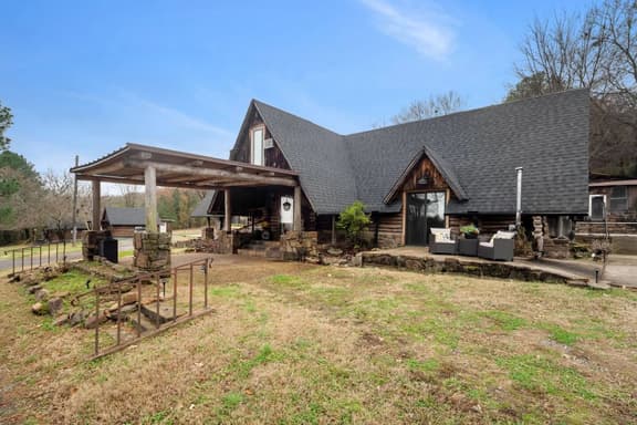 Cuddly Cow | Spacious King Cabin + Kitchen - Image 1