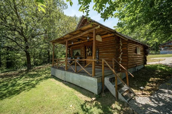 Happy Hound | Cozy Log Cabin + Porch Views - Image 1
